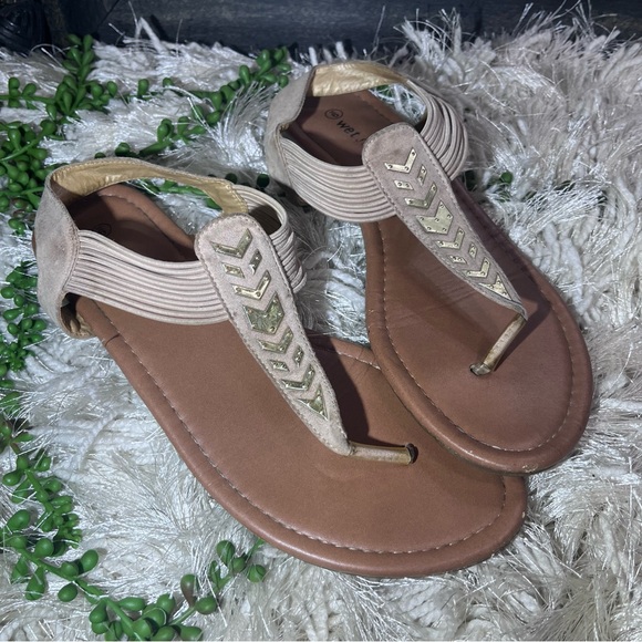 -🌼3/$30🌼Wet Seal Tan Studded Detail Flats/Sandals Size 9 - Picture 3 of 11